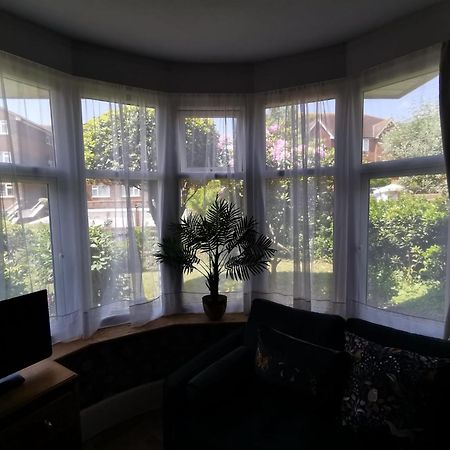 William Morris, Spacious Ground Floor Lux Double Bedroom Bexhill-on-Sea Exterior photo