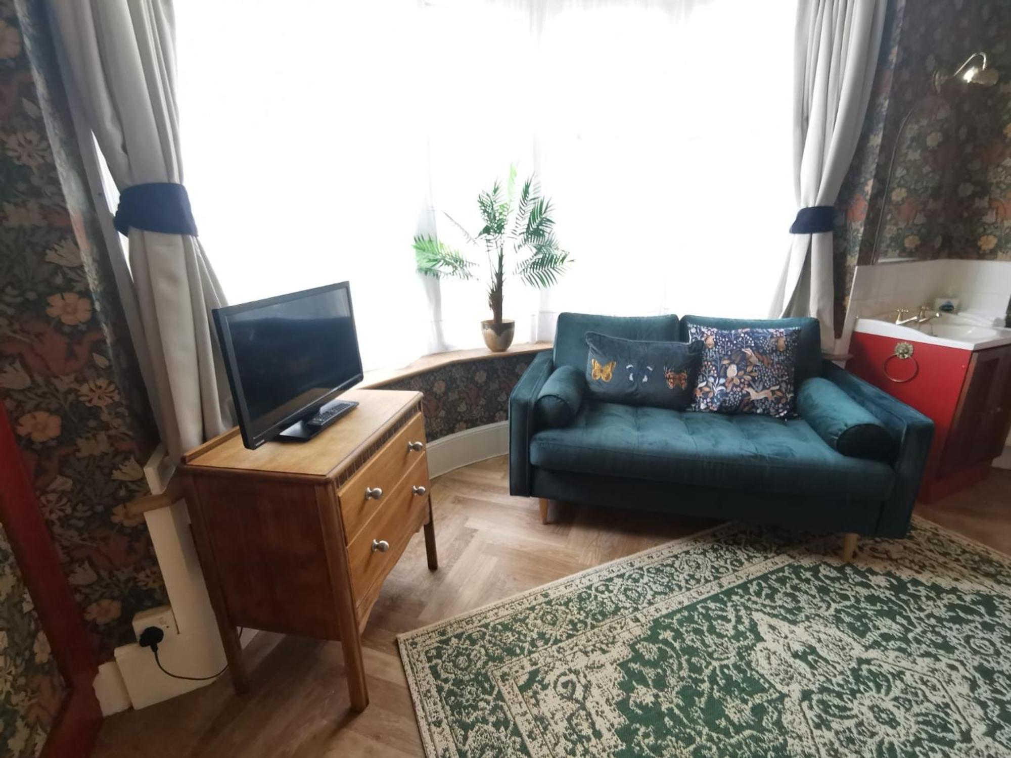 William Morris, Spacious Ground Floor Lux Double Bedroom Bexhill-on-Sea Exterior photo